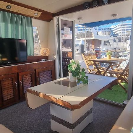 Beautiful And Comfy Boat In Barcelona With Boat Tour Option Hotell Exteriör bild