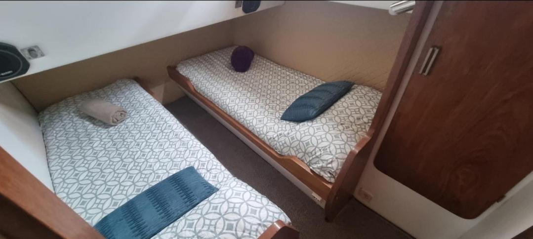 Beautiful And Comfy Boat In Barcelona With Boat Tour Option Hotell Exteriör bild