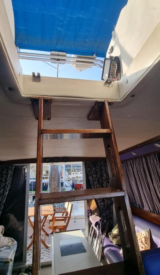 Beautiful And Comfy Boat In Barcelona With Boat Tour Option Hotell Exteriör bild