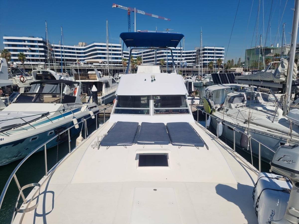 Beautiful And Comfy Boat In Barcelona With Boat Tour Option Hotell Exteriör bild
