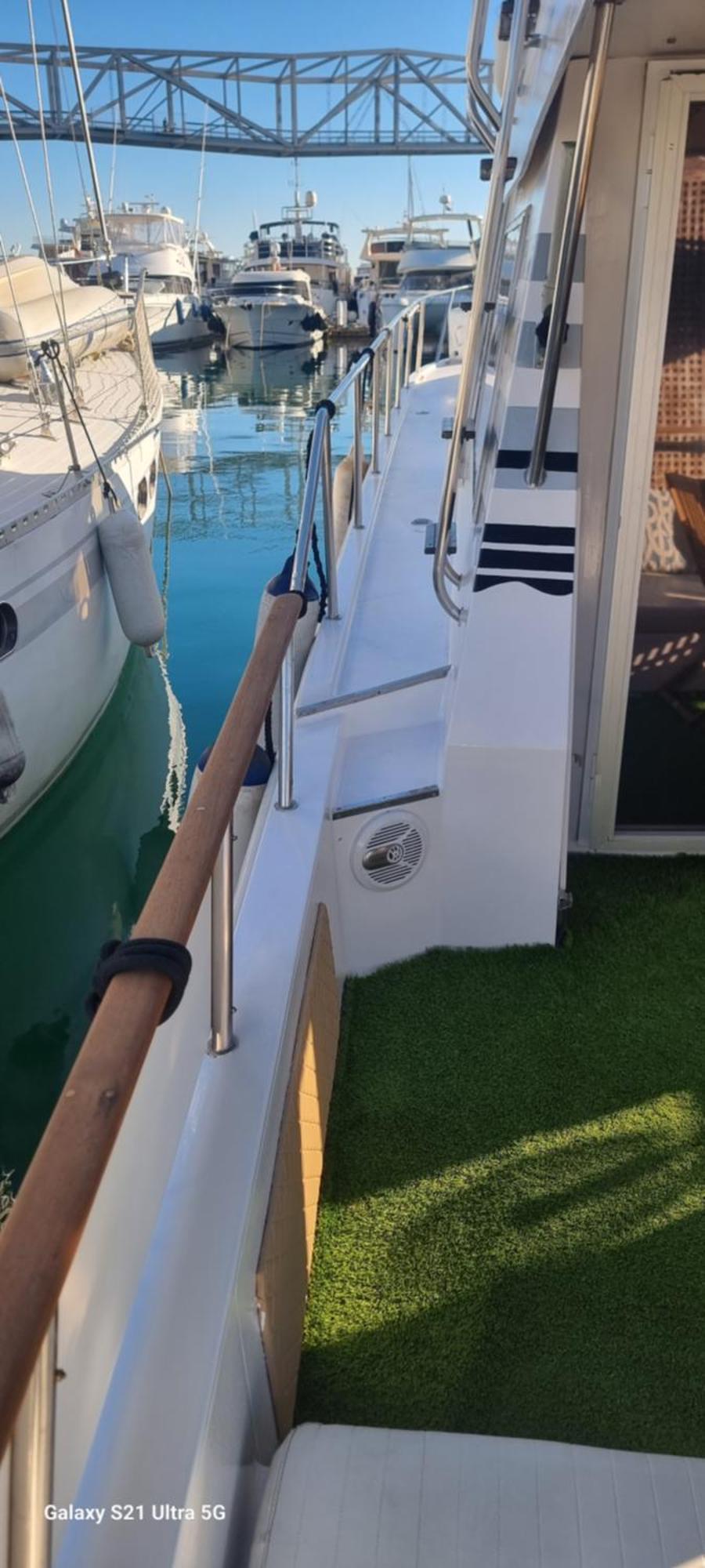 Beautiful And Comfy Boat In Barcelona With Boat Tour Option Hotell Exteriör bild