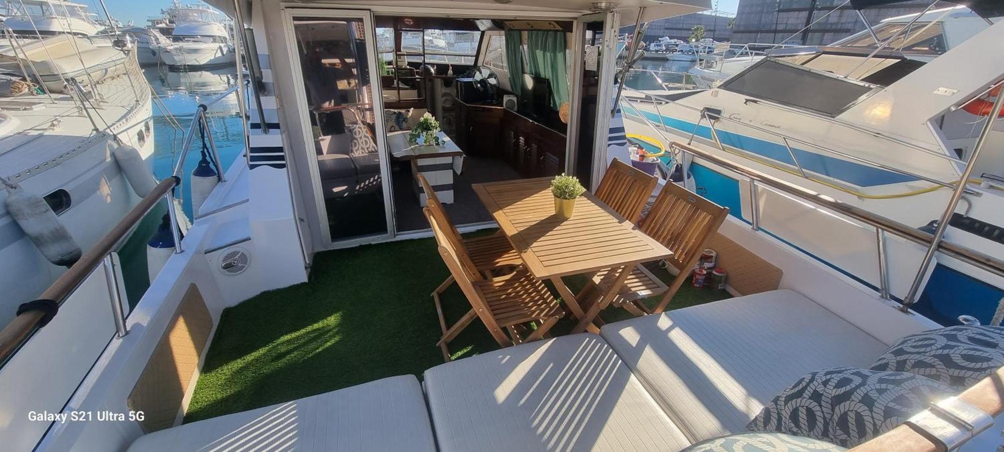 Beautiful And Comfy Boat In Barcelona With Boat Tour Option Hotell Exteriör bild