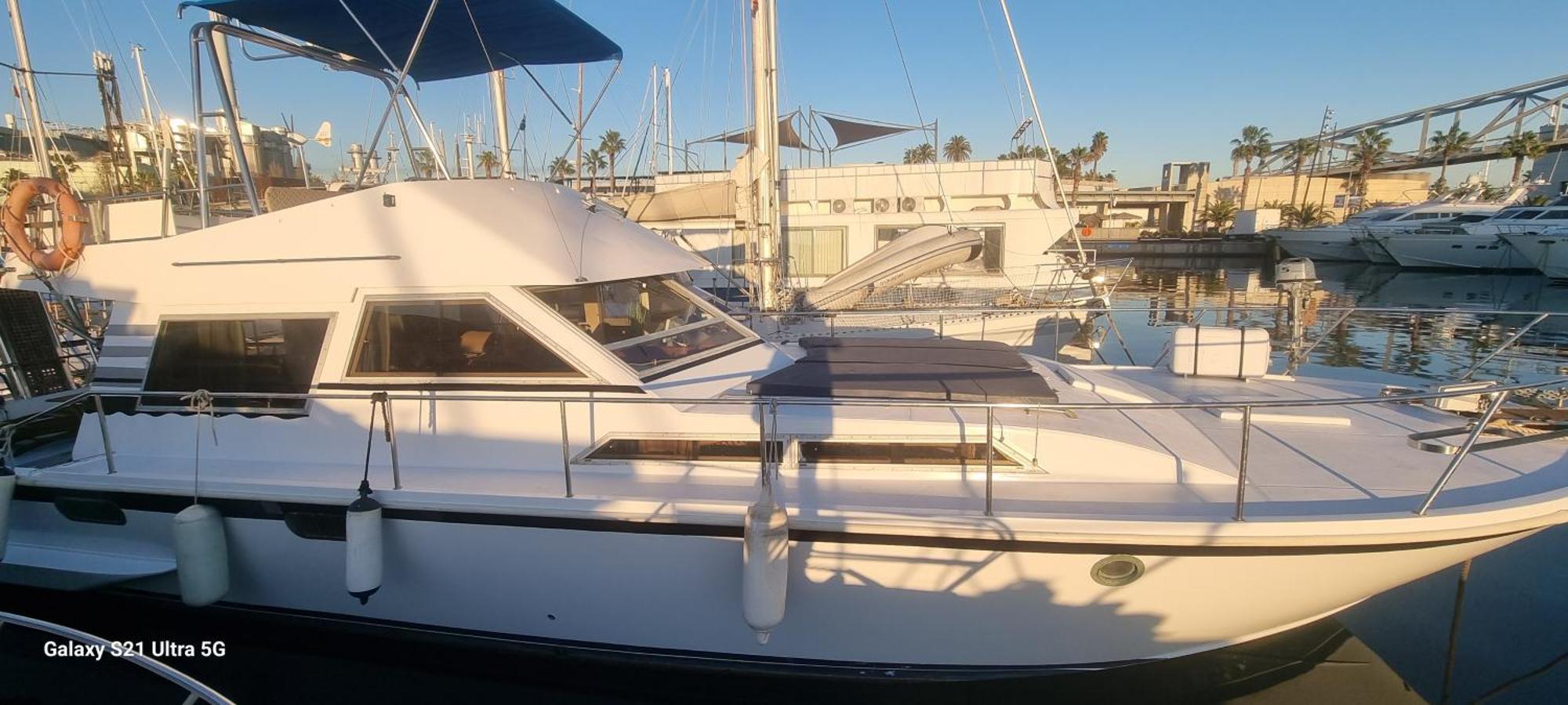 Beautiful And Comfy Boat In Barcelona With Boat Tour Option Hotell Exteriör bild