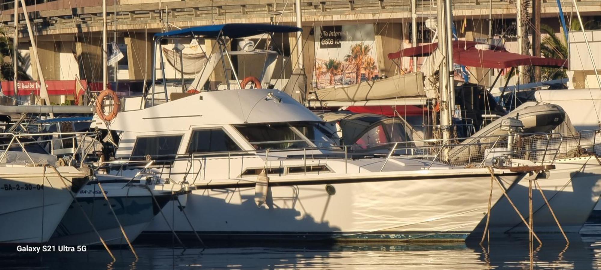 Beautiful And Comfy Boat In Barcelona With Boat Tour Option Hotell Exteriör bild