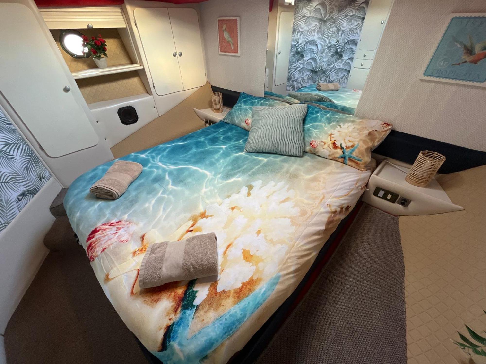 Beautiful And Comfy Boat In Barcelona With Boat Tour Option Hotell Exteriör bild