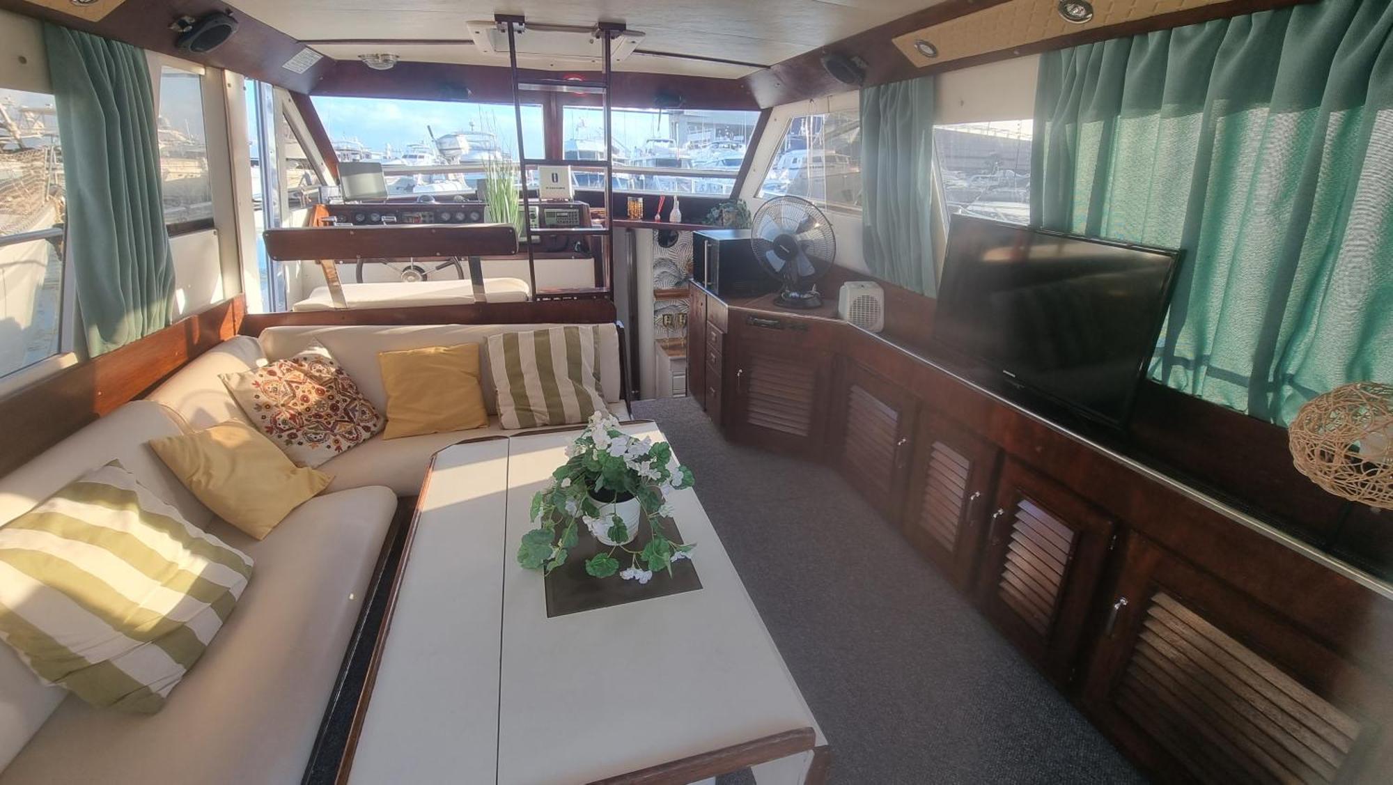 Beautiful And Comfy Boat In Barcelona With Boat Tour Option Hotell Exteriör bild