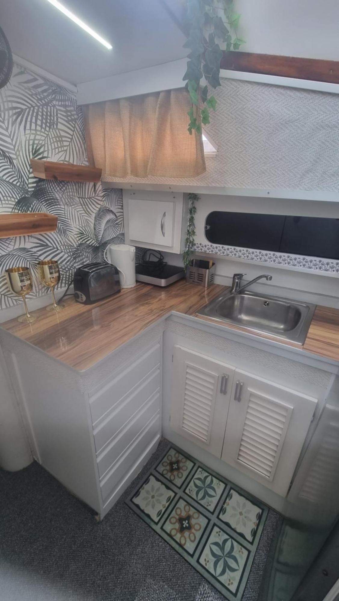 Beautiful And Comfy Boat In Barcelona With Boat Tour Option Hotell Exteriör bild